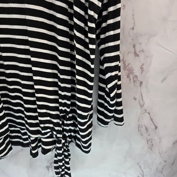 Torrid T Shirt Women 3 3X Black White Striped Tee Top Long Tunic Tie Knot Super - Picture 4 of 10